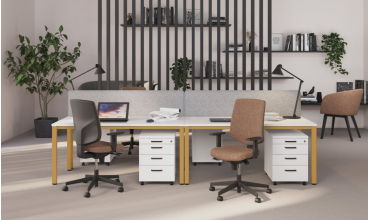 Biuro bez chaosu - biurka, kable i panele Easy Space